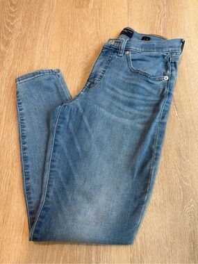 Lucky Brand Women’s Light Blue Skinny Jeans